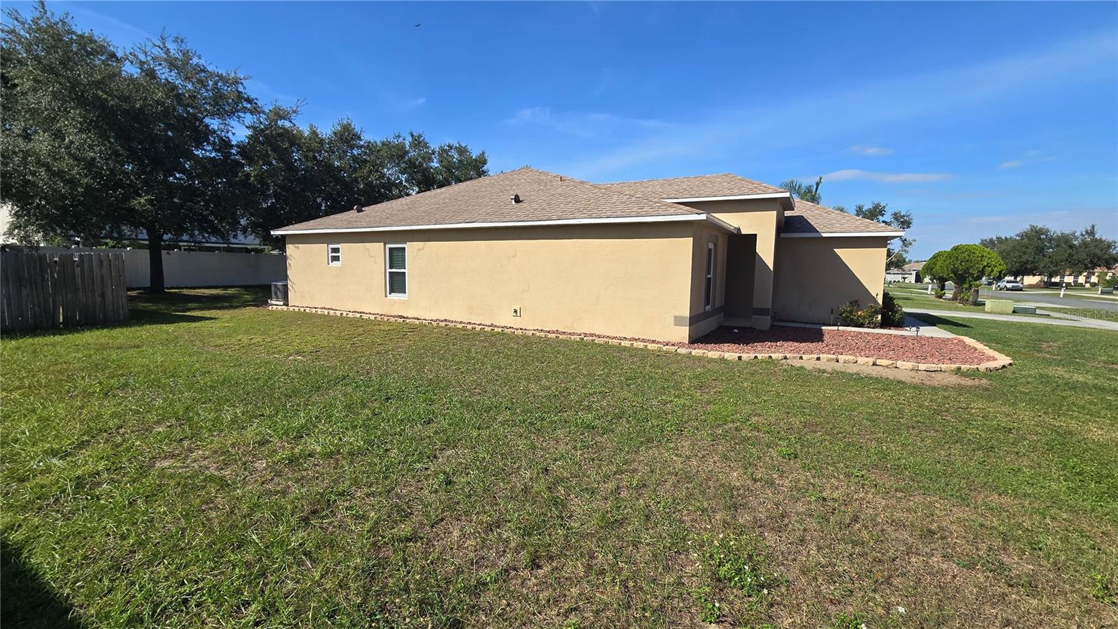 Image 4 of 73 For 2027 Elmhurst Lane