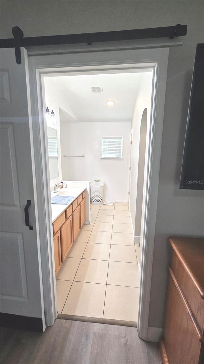 Image 40 of 73 For 2027 Elmhurst Lane