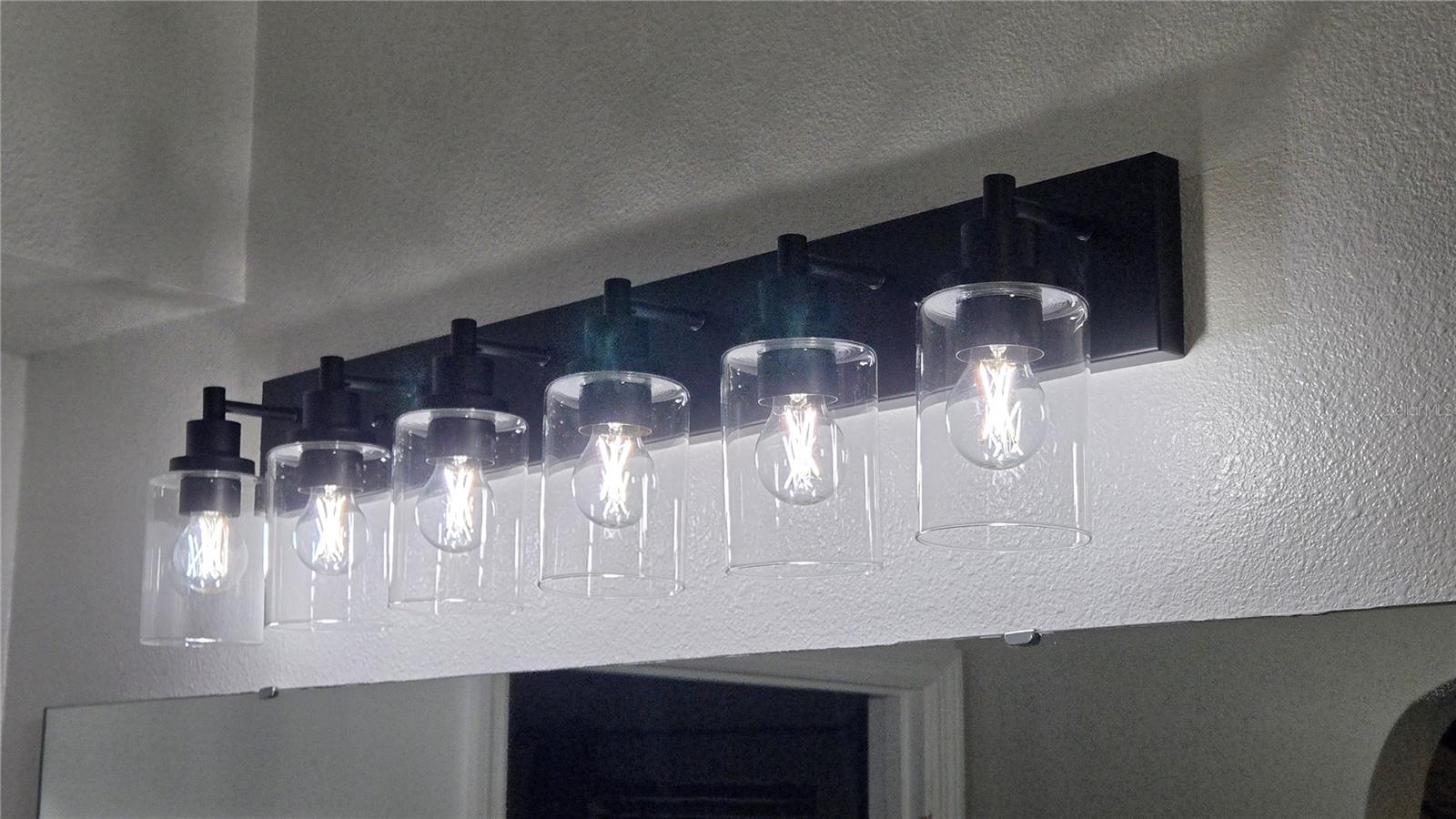 Image 42 of 73 For 2027 Elmhurst Lane