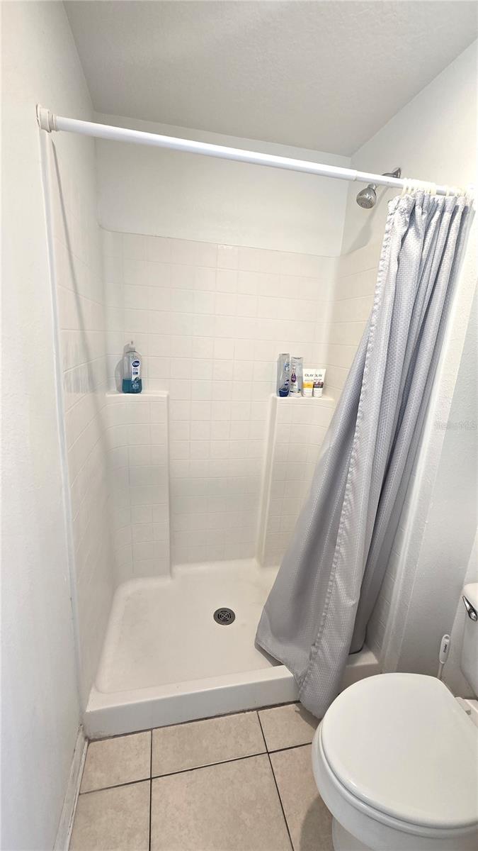 Image 45 of 73 For 2027 Elmhurst Lane