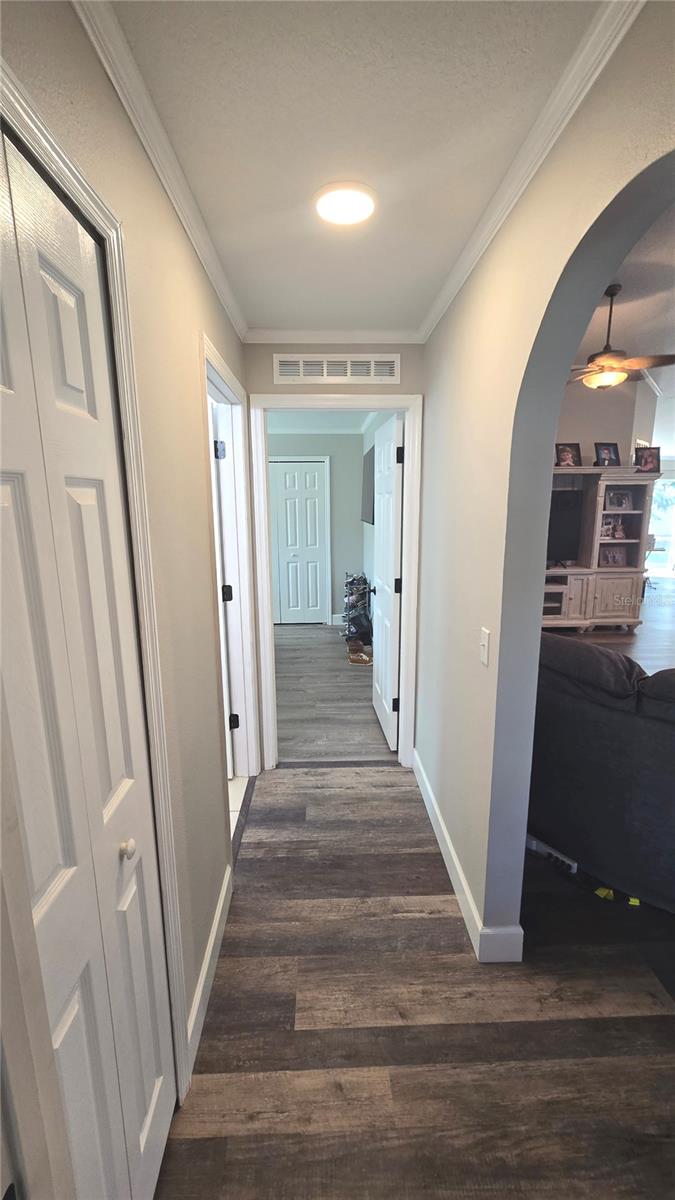 Image 49 of 73 For 2027 Elmhurst Lane