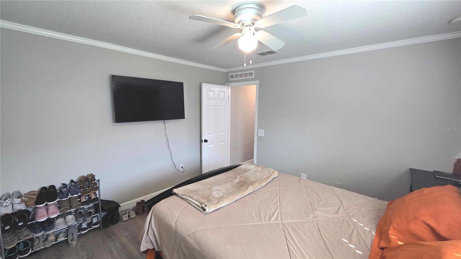 Image 52 of 73 For 2027 Elmhurst Lane