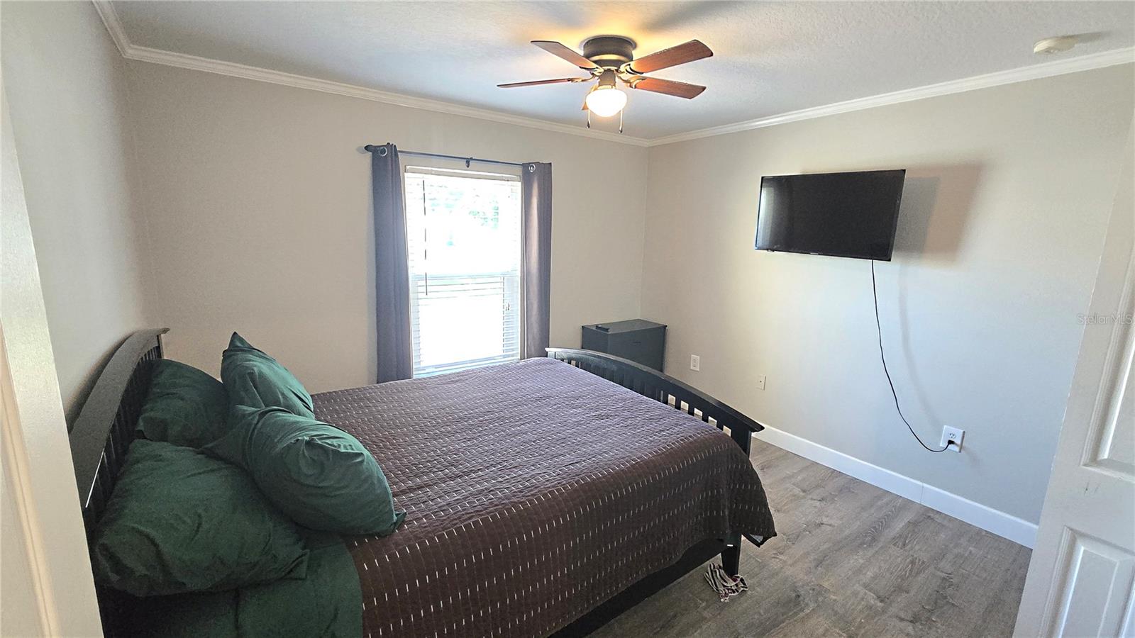 Image 53 of 73 For 2027 Elmhurst Lane