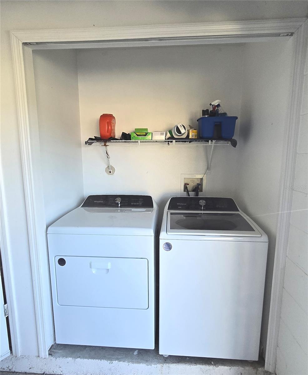 Image 58 of 73 For 2027 Elmhurst Lane