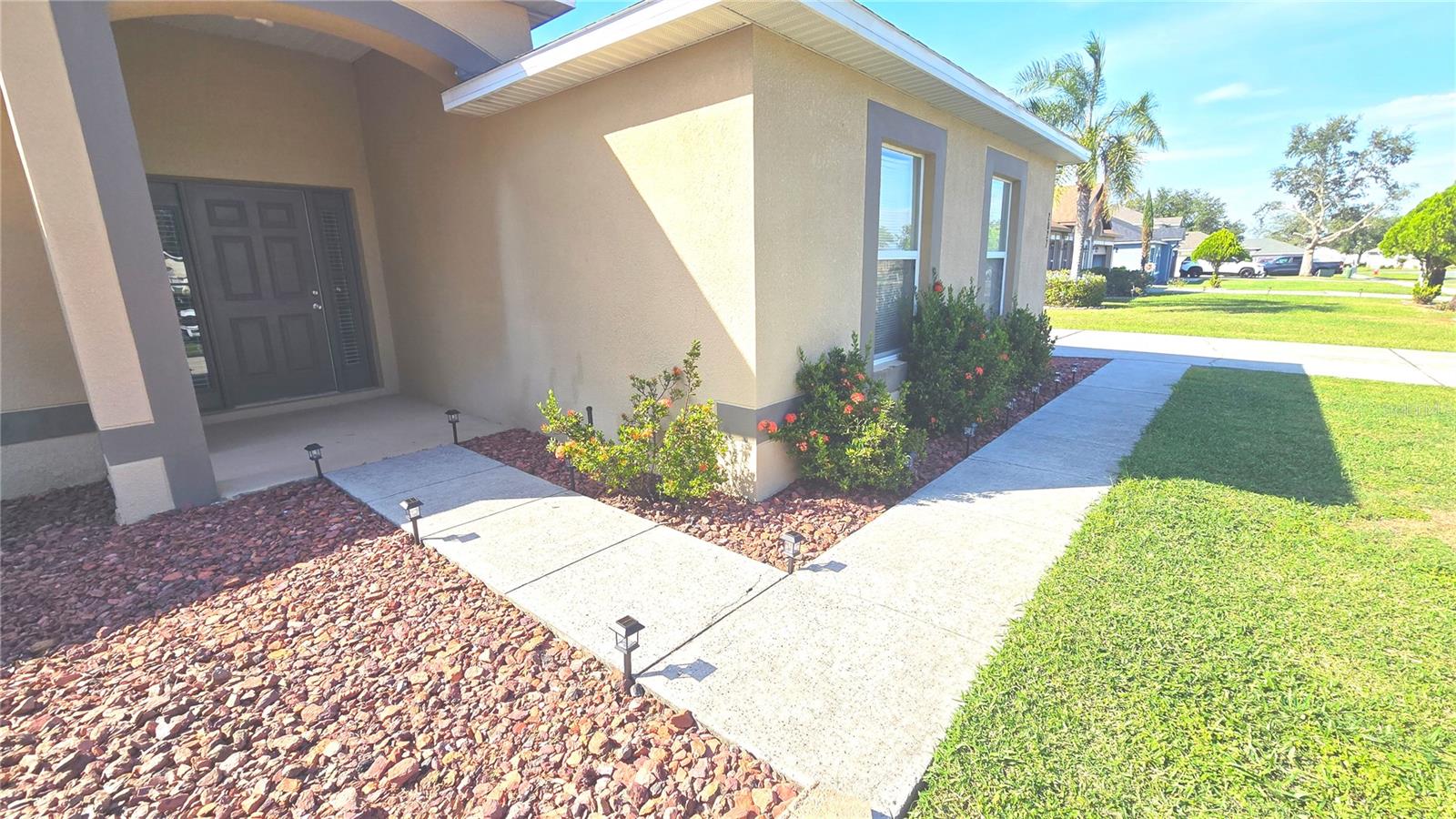 Image 9 of 73 For 2027 Elmhurst Lane