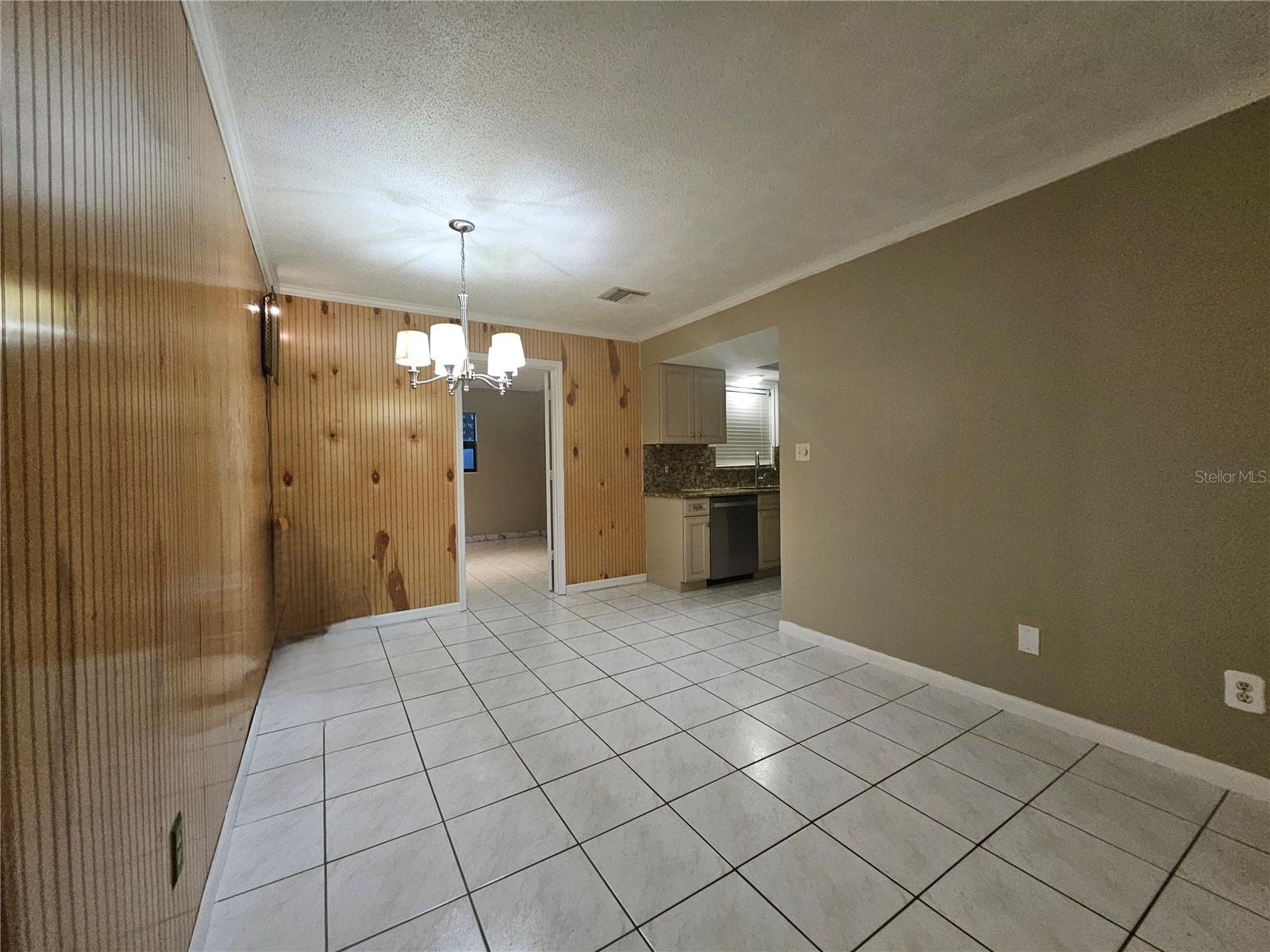 Image 14 of 52 For 2815 Fieldcrest Court