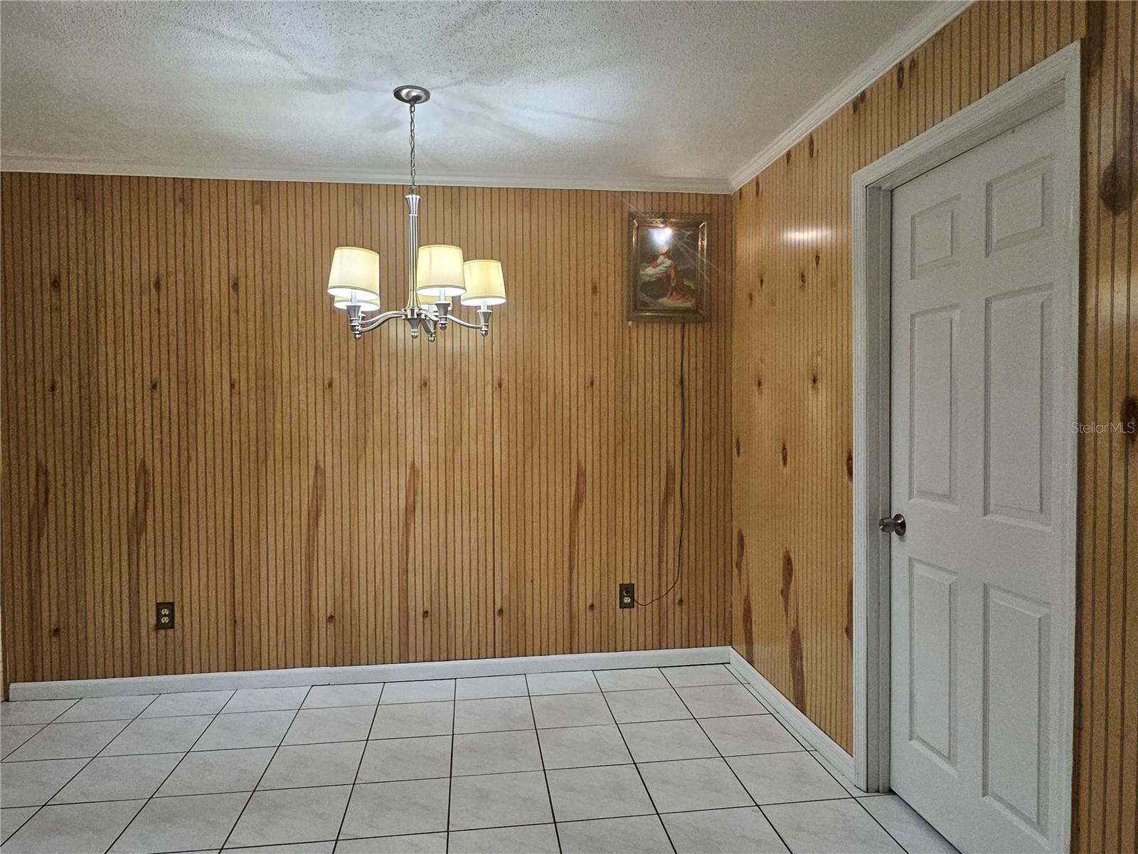 Image 15 of 52 For 2815 Fieldcrest Court