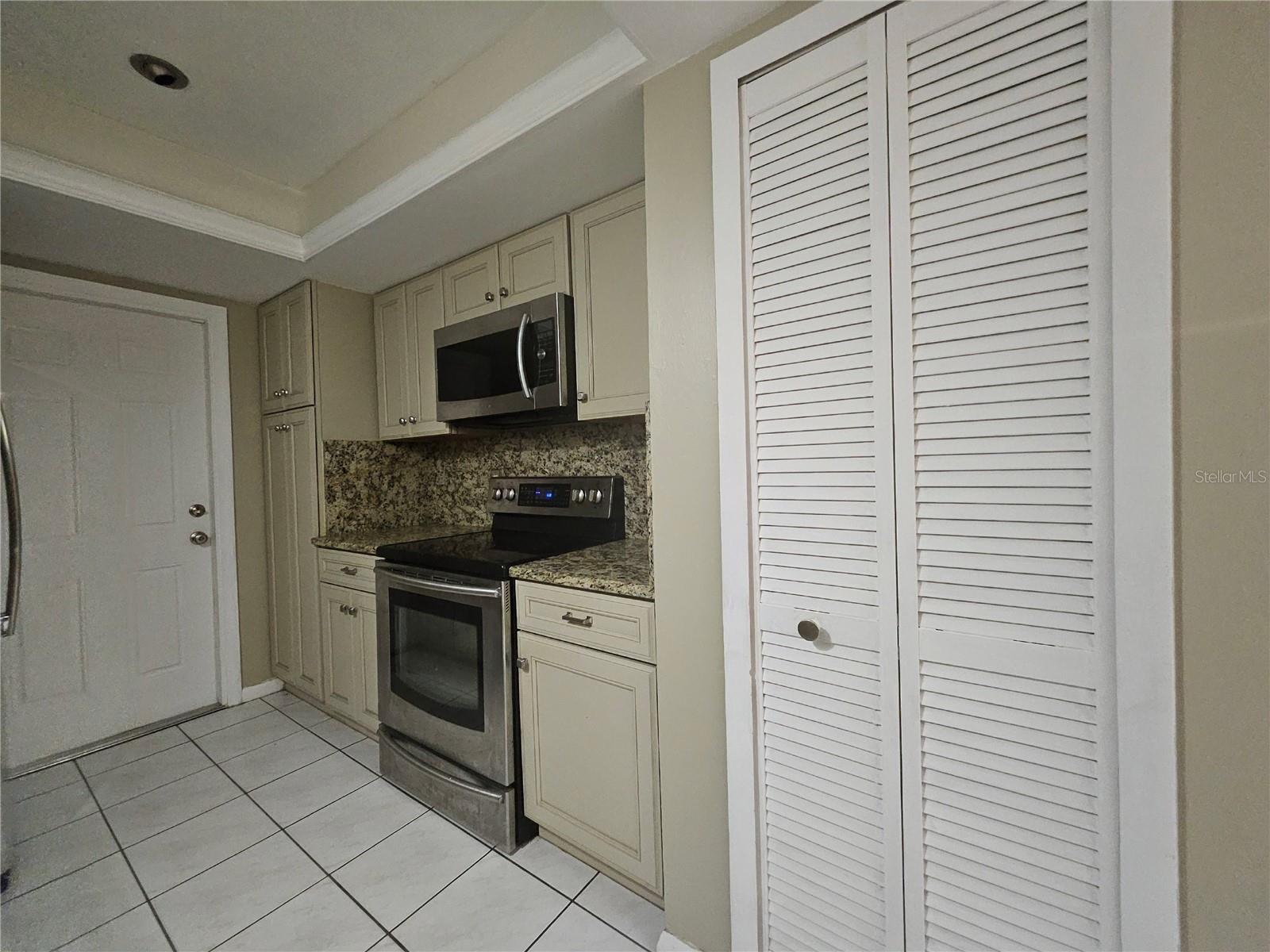 Image 21 of 52 For 2815 Fieldcrest Court