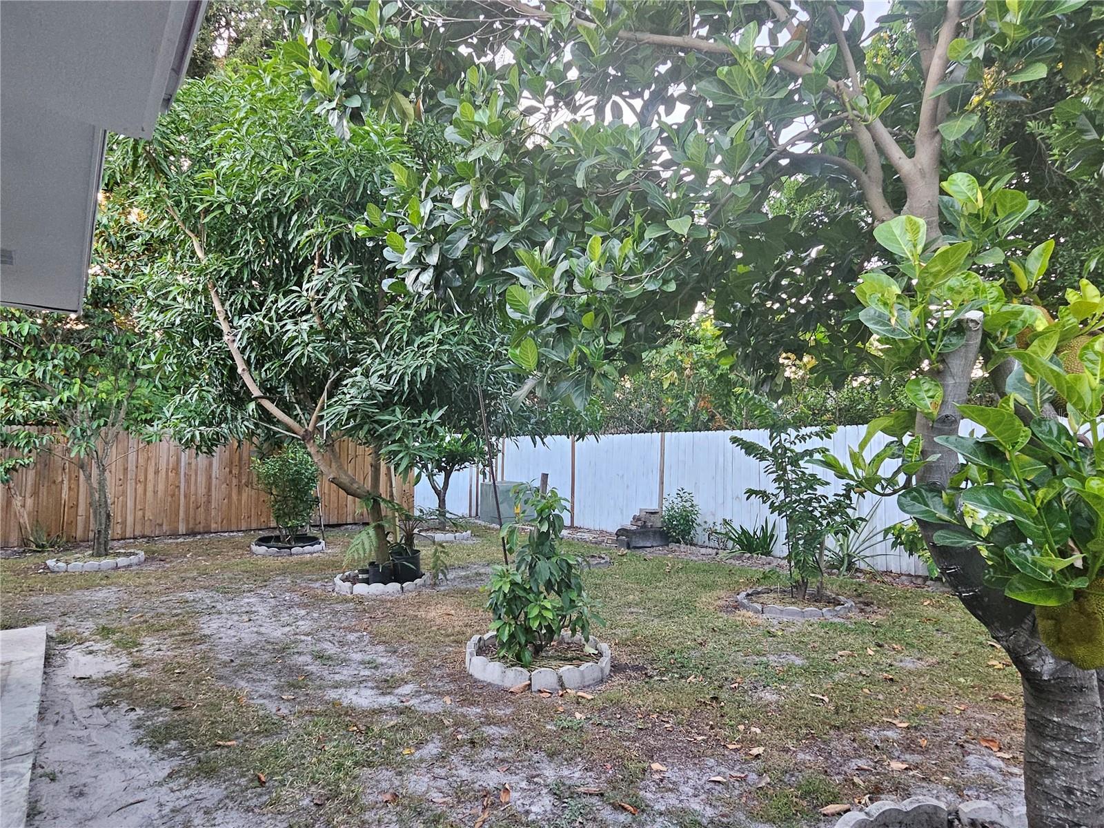 Image 48 of 52 For 2815 Fieldcrest Court