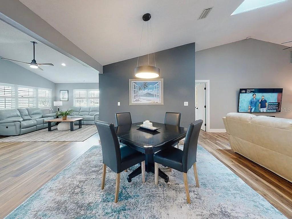 Image 15 of 41 For 808 Soft Pine Court