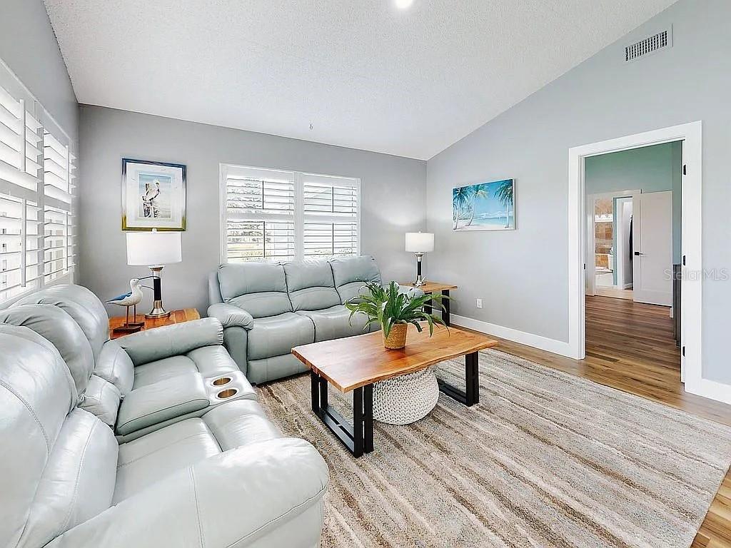 Image 16 of 41 For 808 Soft Pine Court