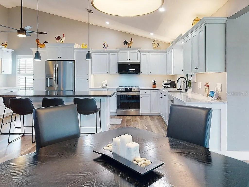 Image 20 of 41 For 808 Soft Pine Court