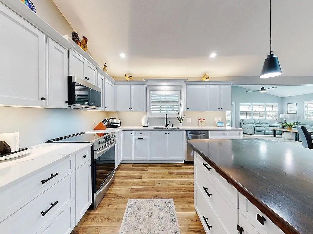 Image 22 of 41 For 808 Soft Pine Court