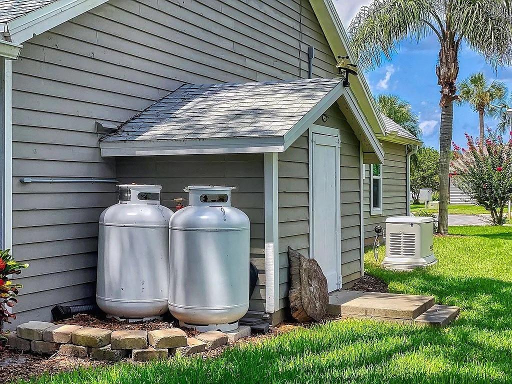 Image 30 of 41 For 808 Soft Pine Court