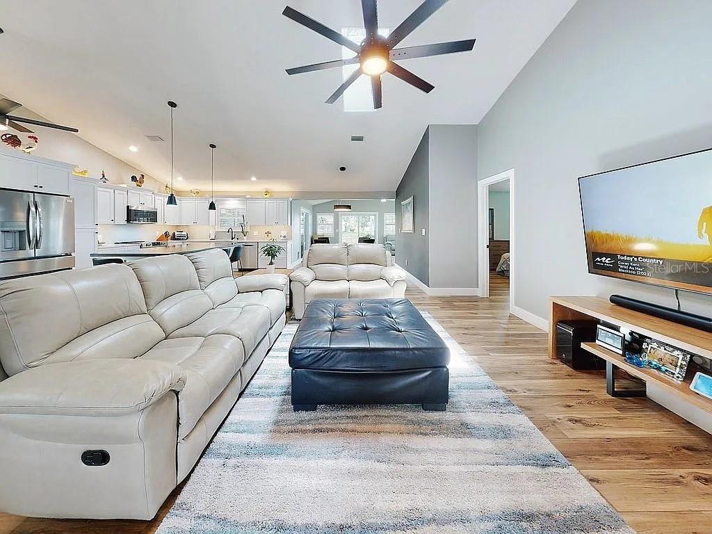 Image 5 of 41 For 808 Soft Pine Court