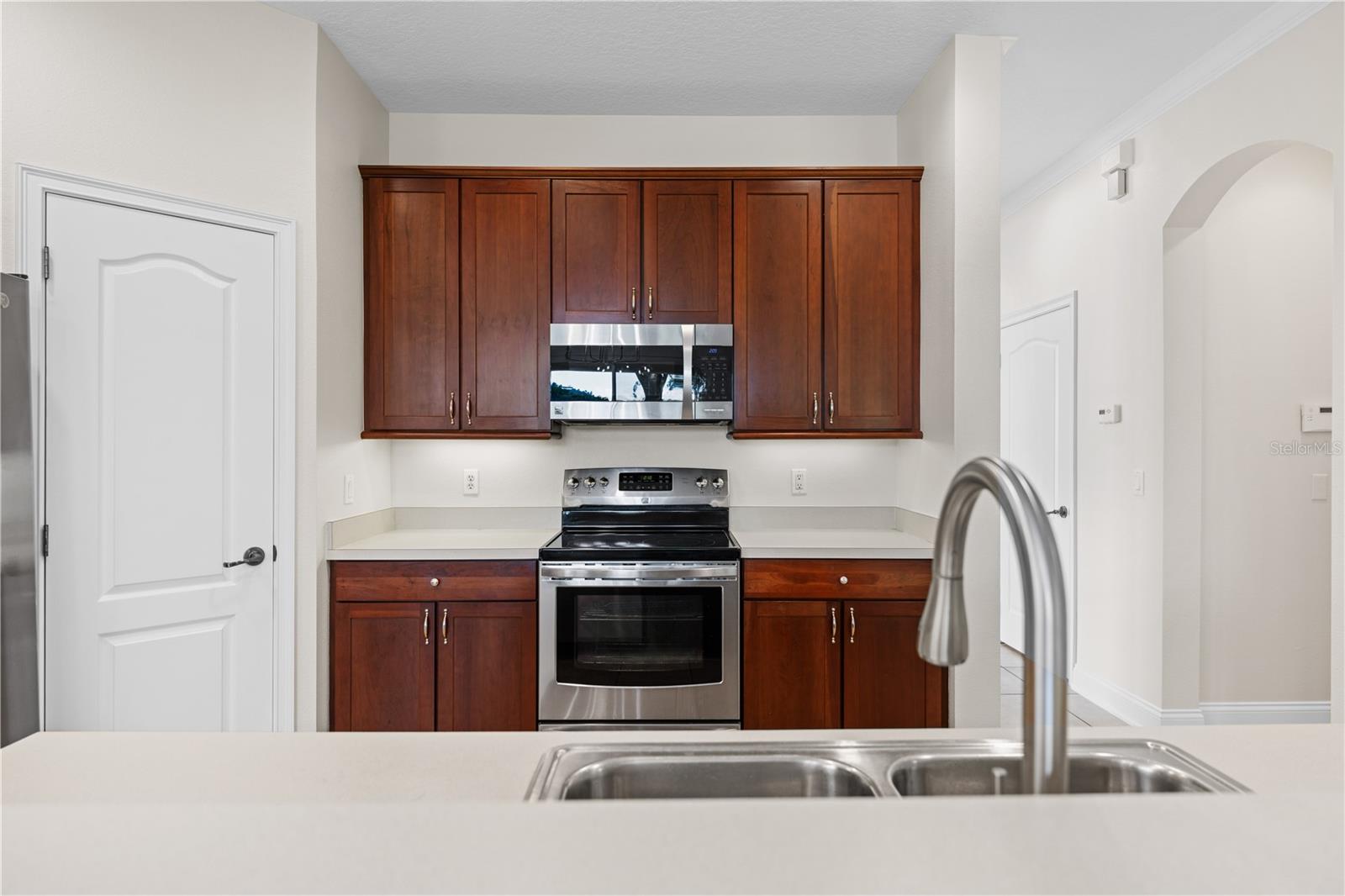 Image 11 of 50 For 7224 Halton Court