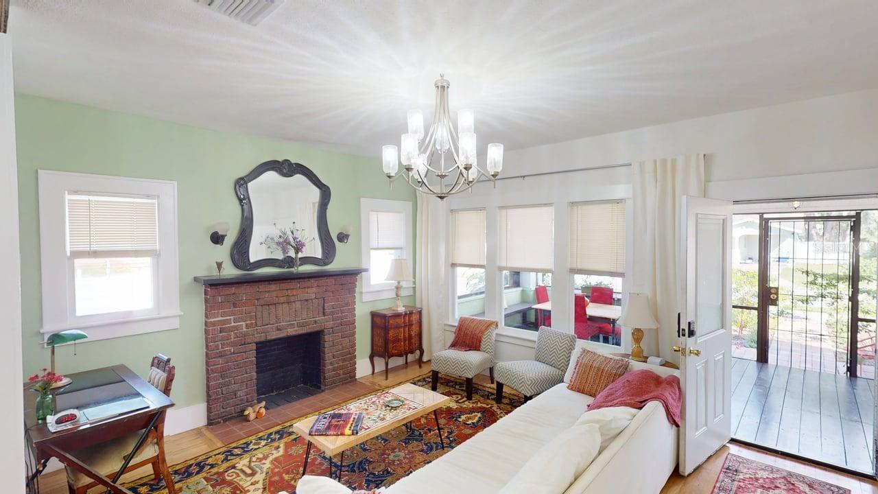 Image 6 of 40 For 2010 Maple Avenue