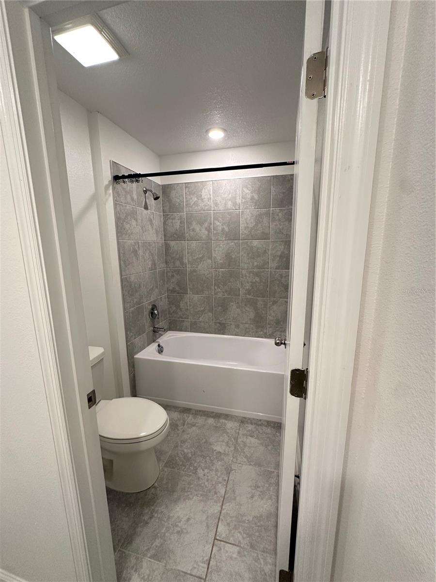 Image 31 of 40 For 5017 Worchester Drive