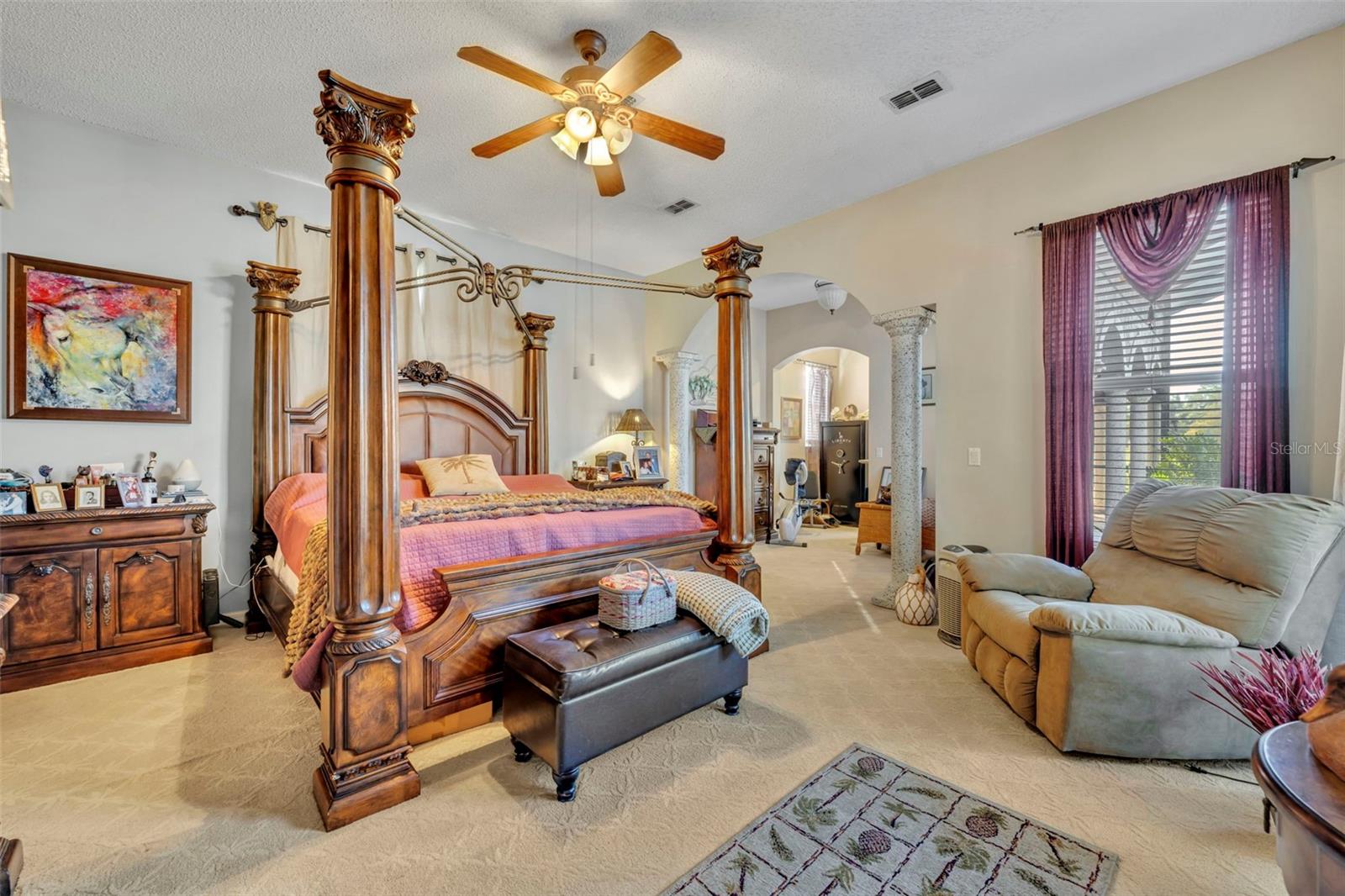 Image 20 of 56 For 524 Lakescape Court