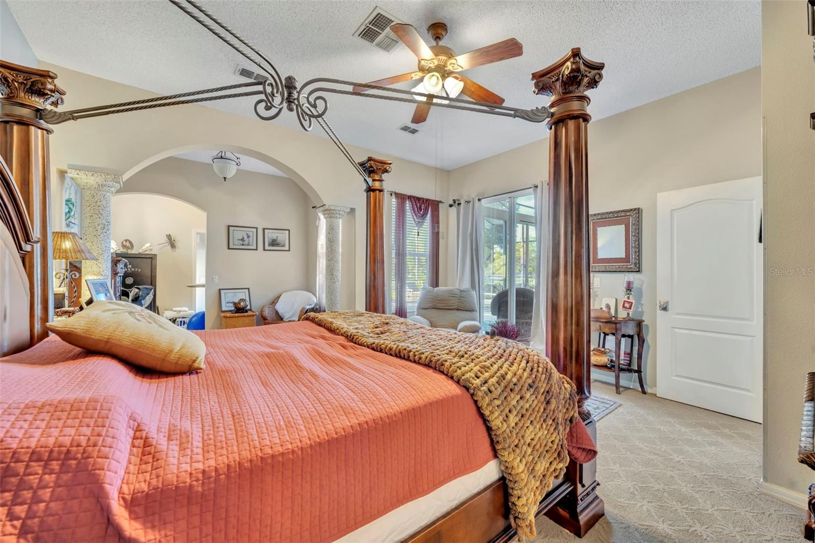 Image 21 of 56 For 524 Lakescape Court