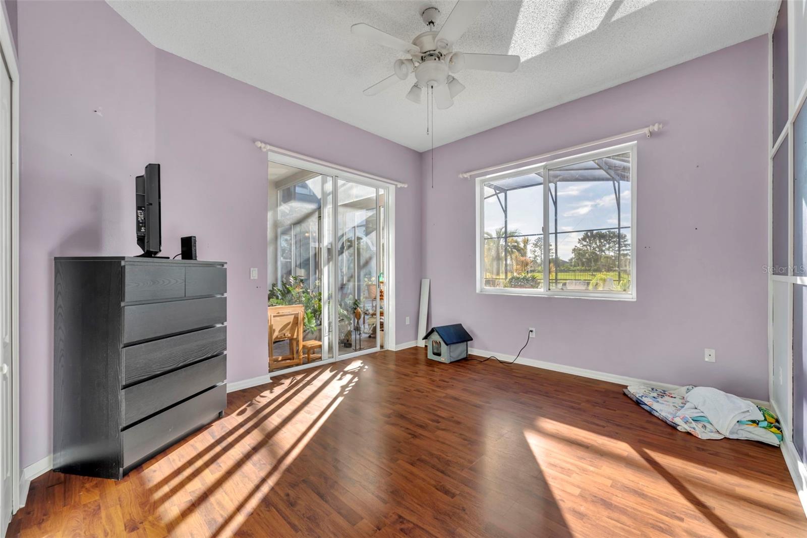 Image 25 of 56 For 524 Lakescape Court