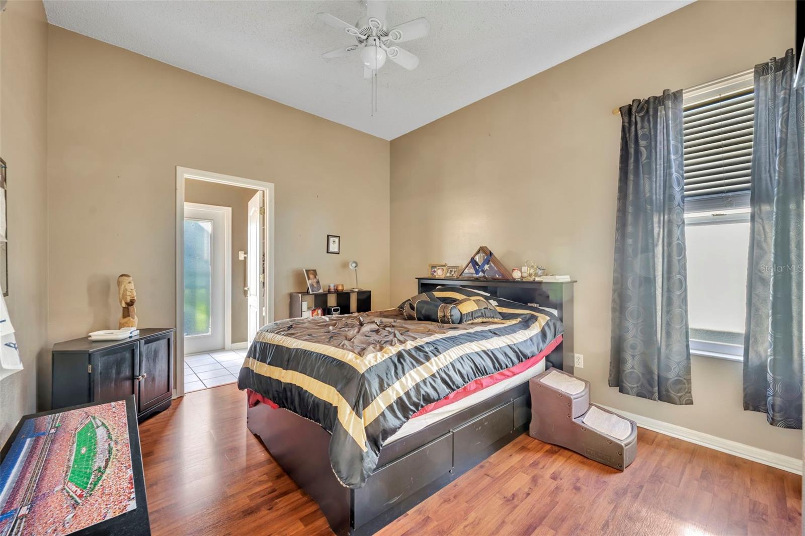 Image 26 of 56 For 524 Lakescape Court