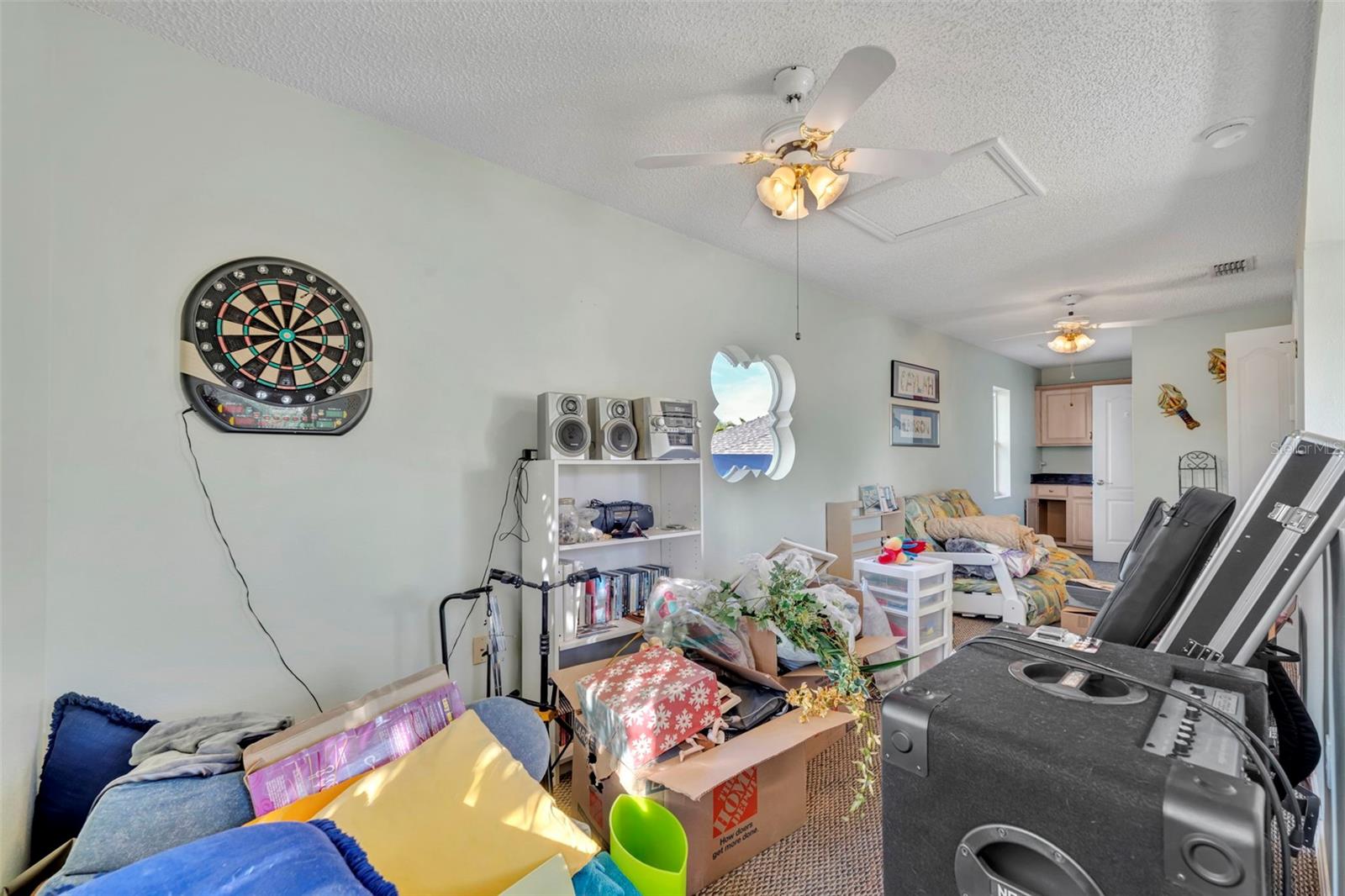 Image 30 of 56 For 524 Lakescape Court