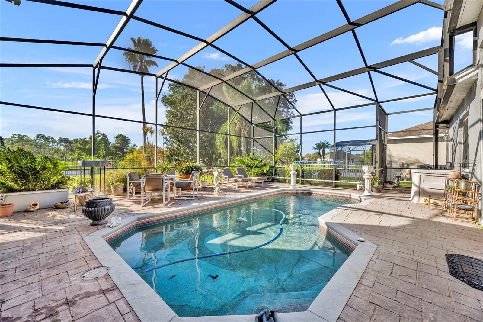 Image 36 of 56 For 524 Lakescape Court