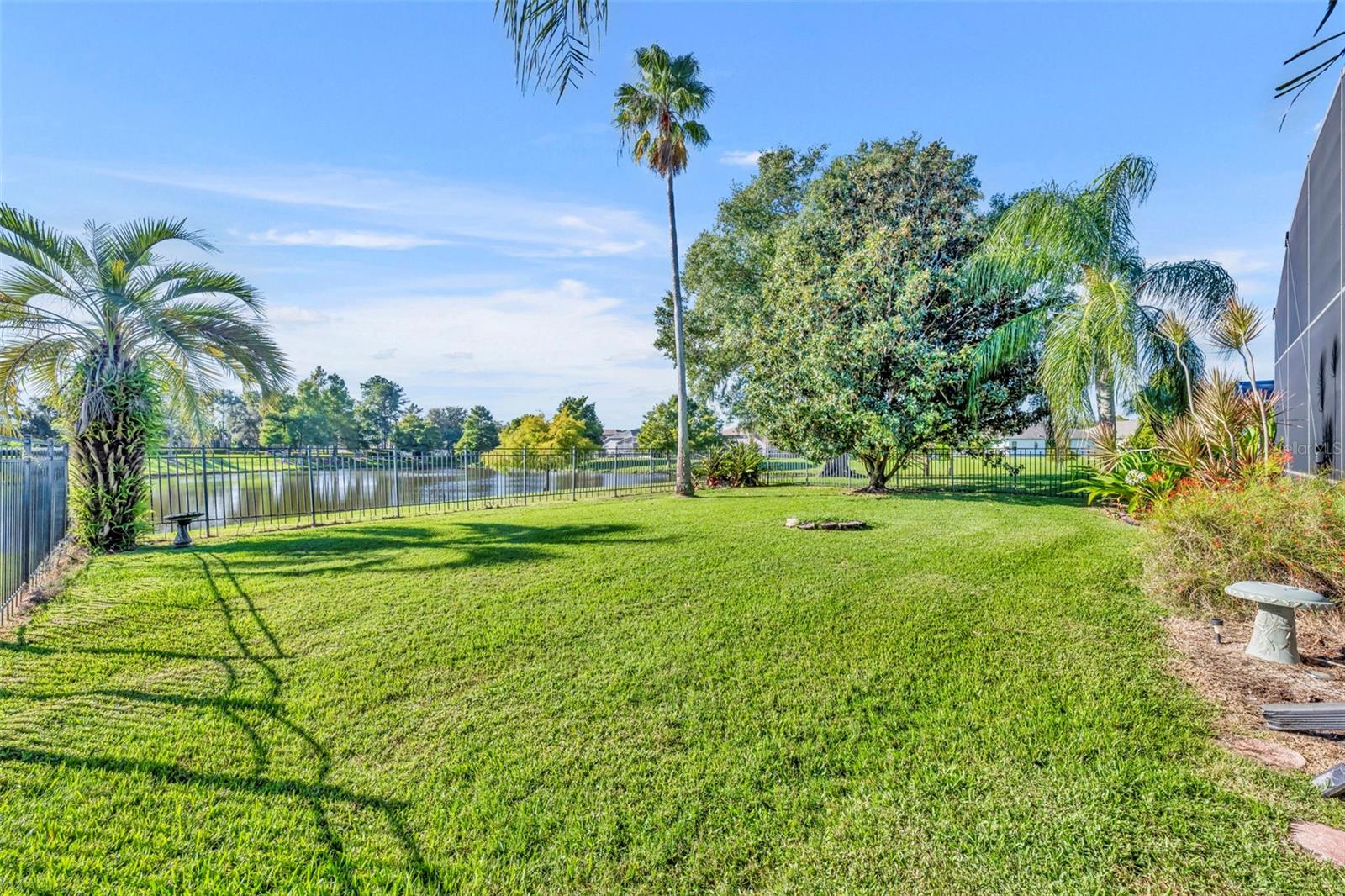 Image 42 of 56 For 524 Lakescape Court