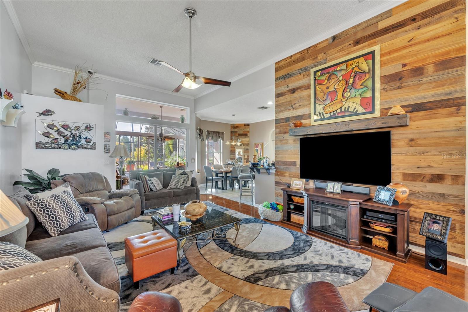 Image 6 of 56 For 524 Lakescape Court