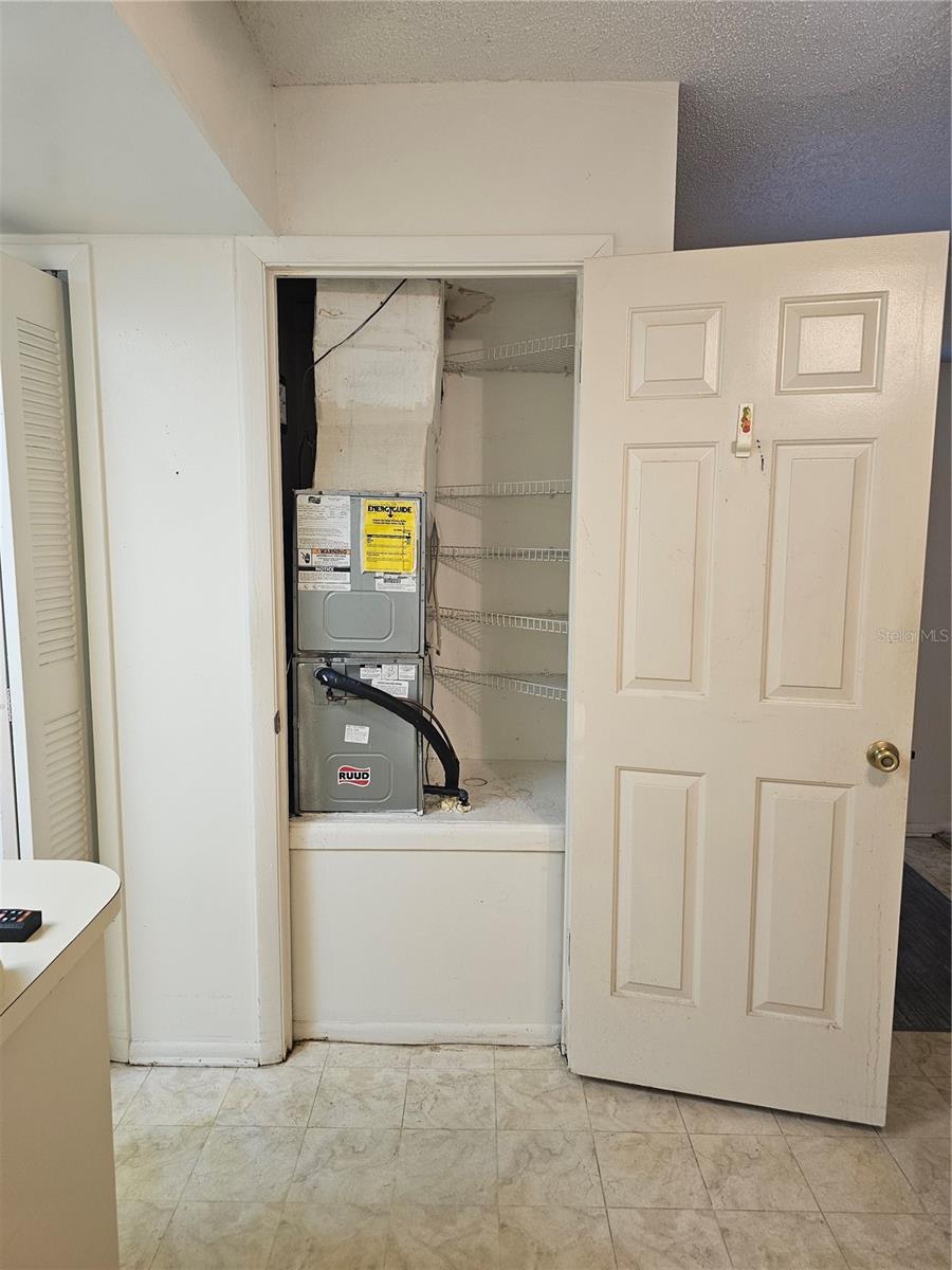 Image 10 of 24 For 117 Windtree Lane 102