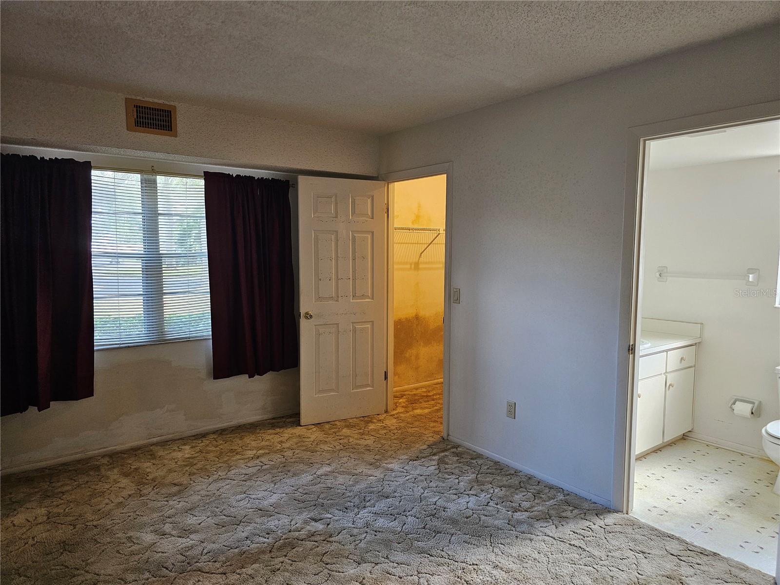 Image 15 of 24 For 117 Windtree Lane 102