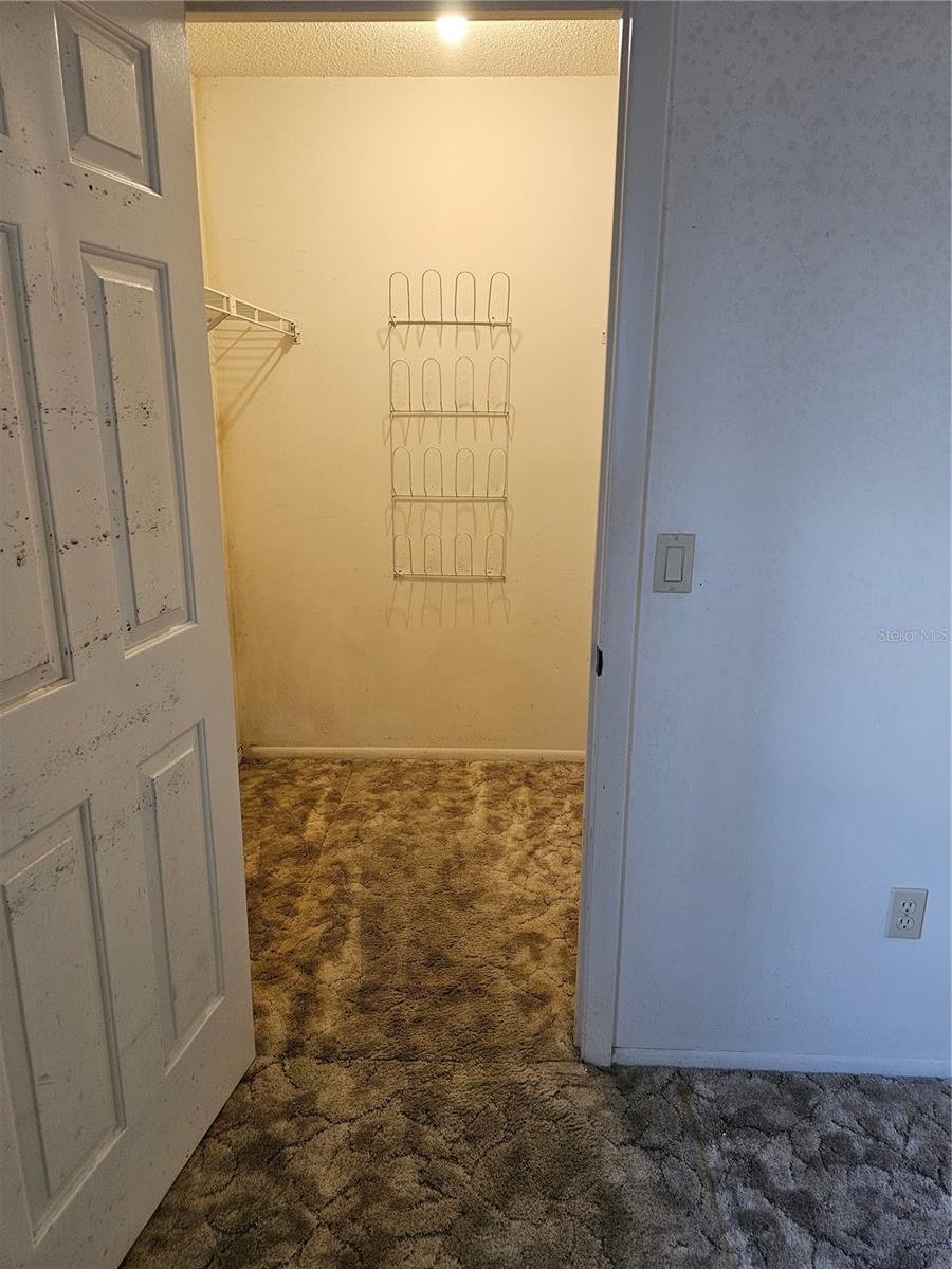 Image 16 of 24 For 117 Windtree Lane 102