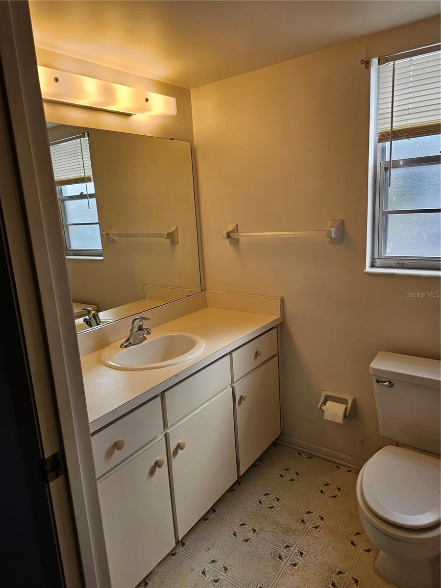 Image 17 of 24 For 117 Windtree Lane 102