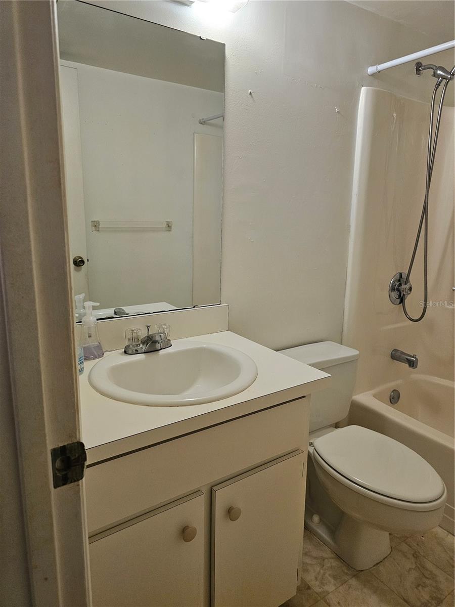 Image 22 of 24 For 117 Windtree Lane 102