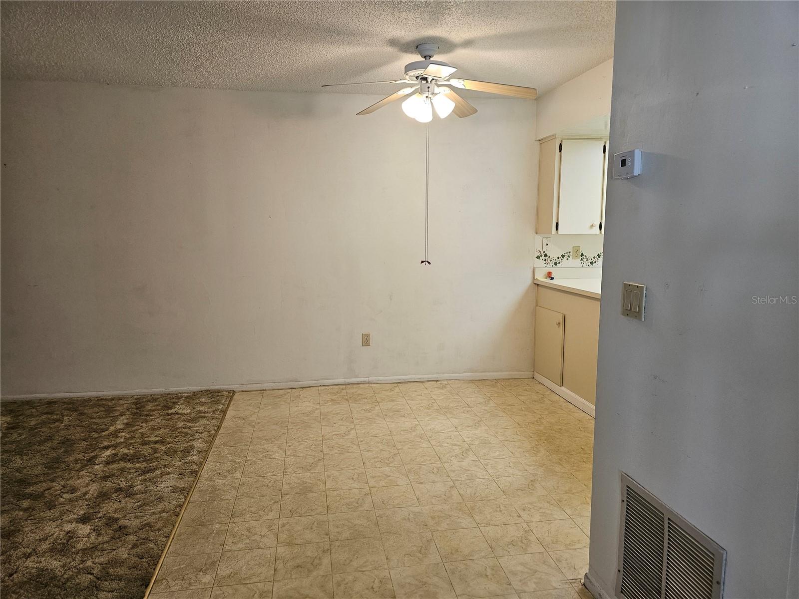 Image 4 of 24 For 117 Windtree Lane 102