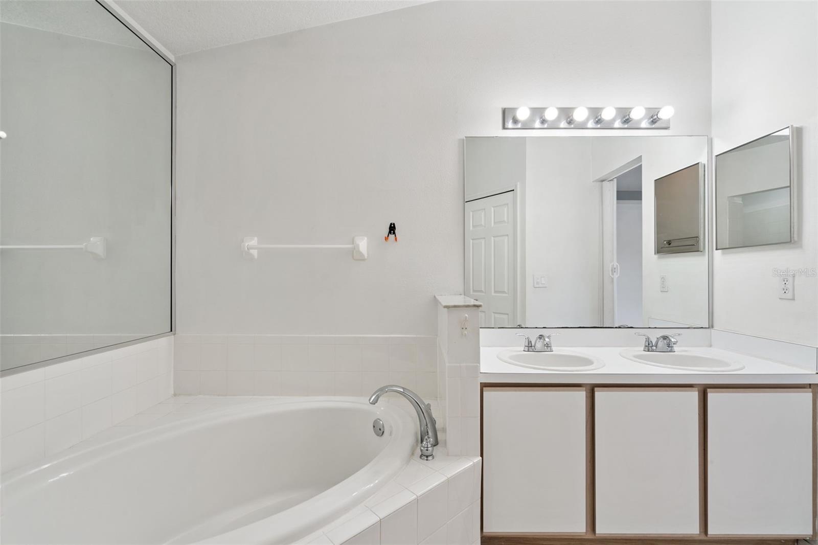 Image 15 of 20 For 4116 Berkshire Bay Court