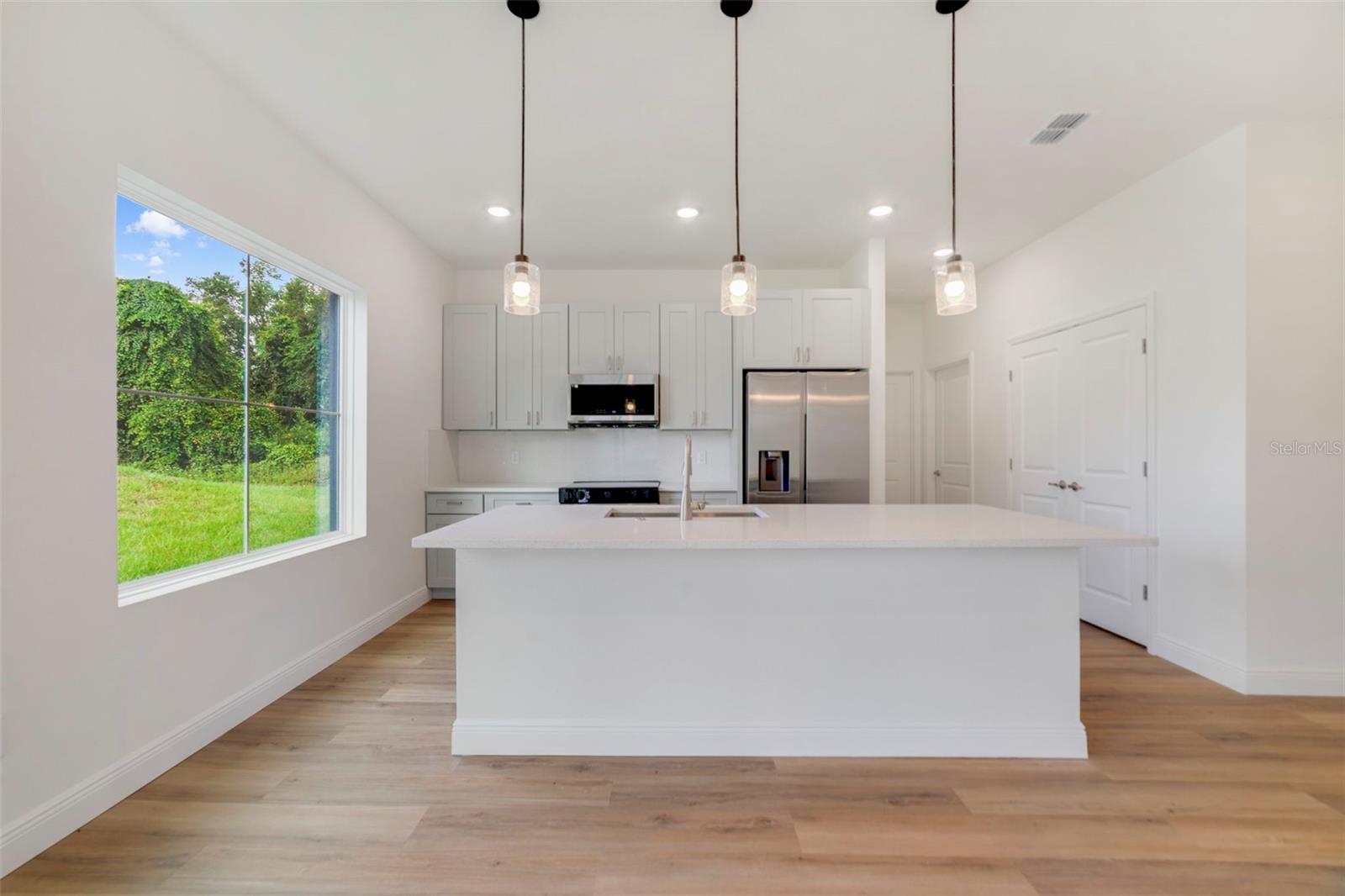 Image 5 of 24 For 1966 7th Avenue