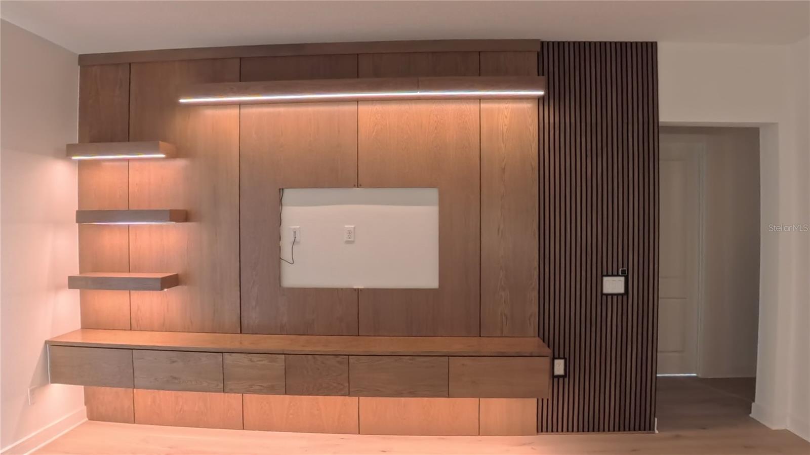 Image 5 of 50 For 15295 Rising View Drive