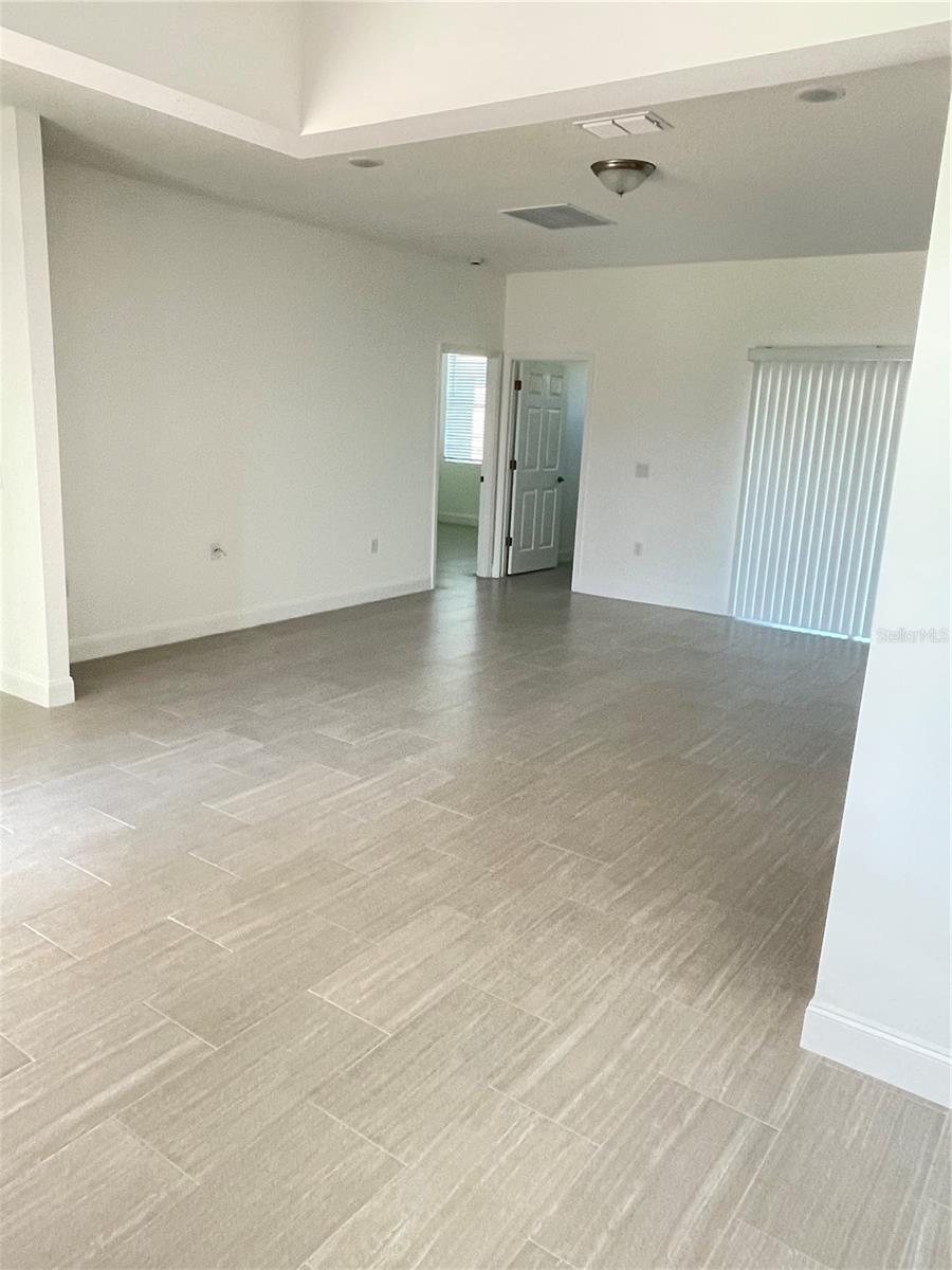 Image 5 of 6 For 917 Gateshead Court