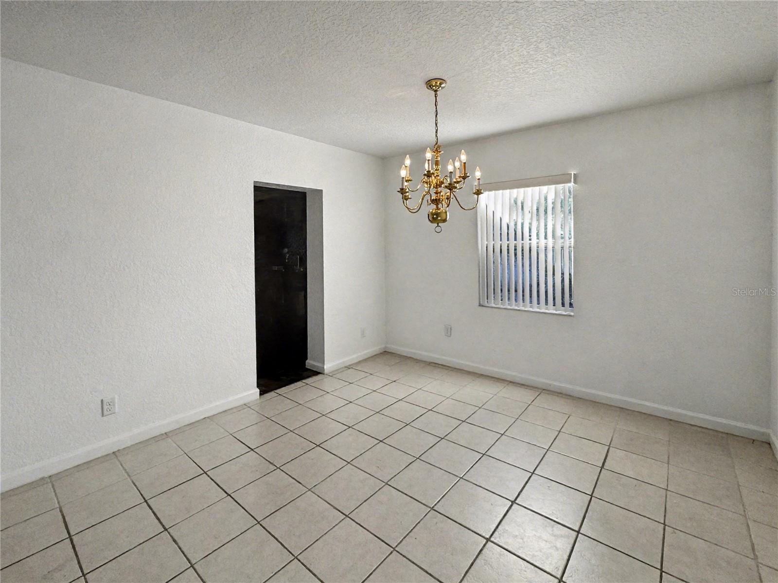 Image 4 of 18 For 612 Kensington Street