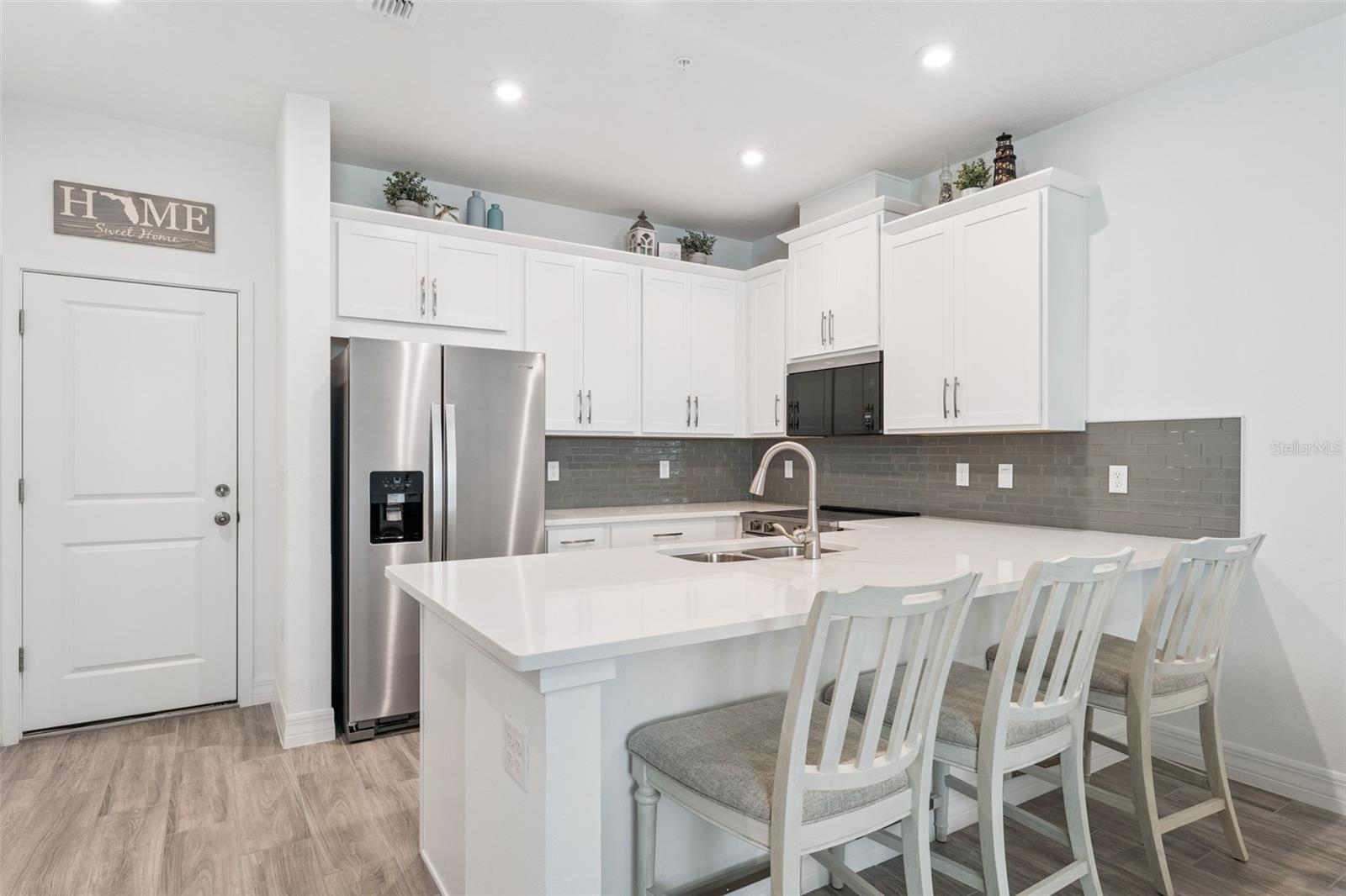 Image 6 of 30 For 9867 Walkway Drive