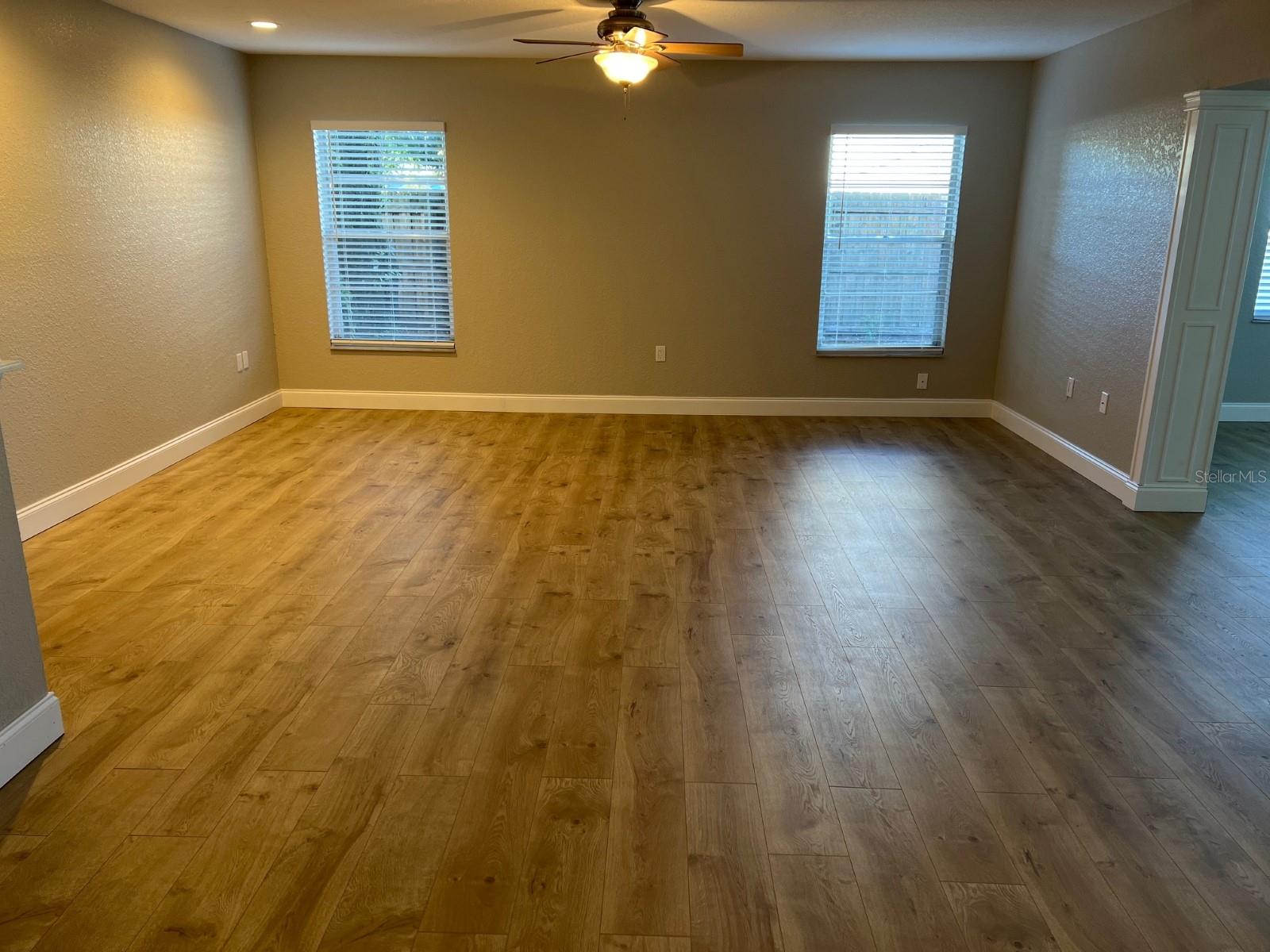 Image 10 of 25 For 8521 Sandberry Boulevard