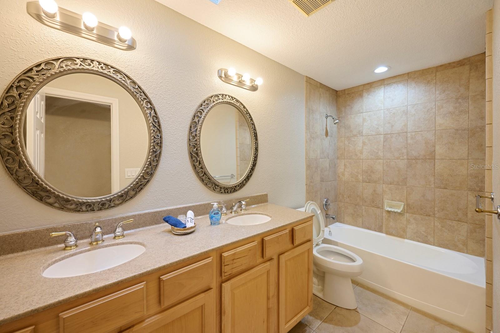 Image 22 of 25 For 8521 Sandberry Boulevard