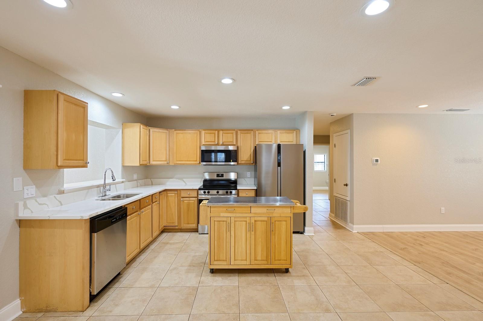 Image 6 of 25 For 8521 Sandberry Boulevard