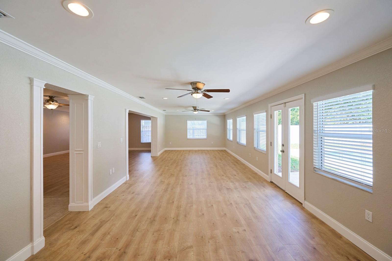 Image 8 of 25 For 8521 Sandberry Boulevard