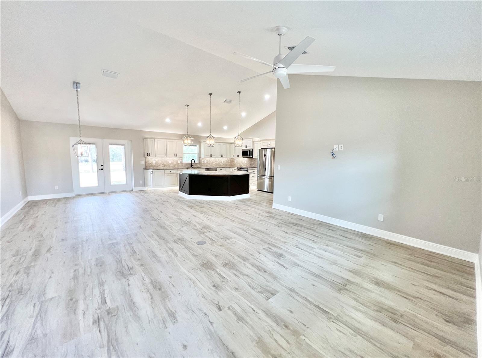 Image 5 of 33 For 6425 180th Circle