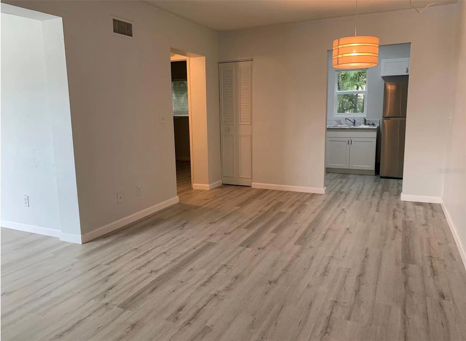 Image 2 of 11 For 4963 Viceroy Street A