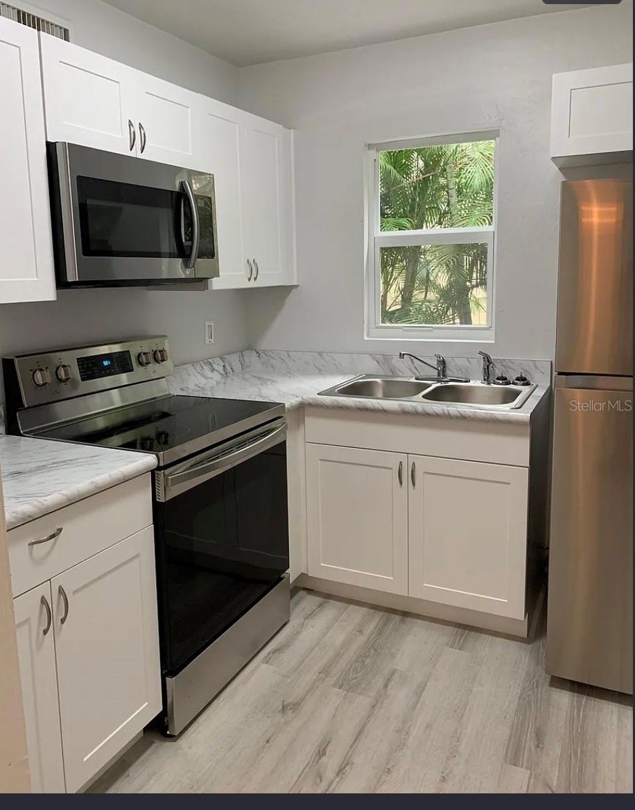 Image 5 of 11 For 4963 Viceroy Street A