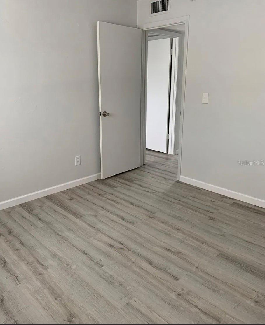 Image 4 of 12 For 4963 Viceroy Street B